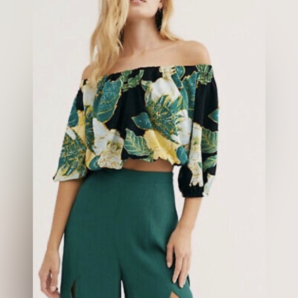 Free People Tops - FREE PEOPLE OFF SHOULDER CROP TOP BALLON SLEEVE WOMEN’s LARGE EUC